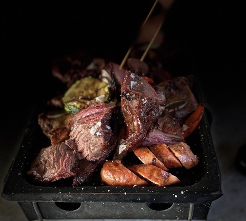 Asador el callejon: the room