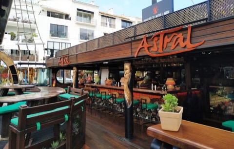 Astral Bar Coctelería, Puerto Banús