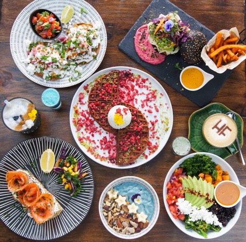 Hustle n' Flow Eatery · San Pedro: the room