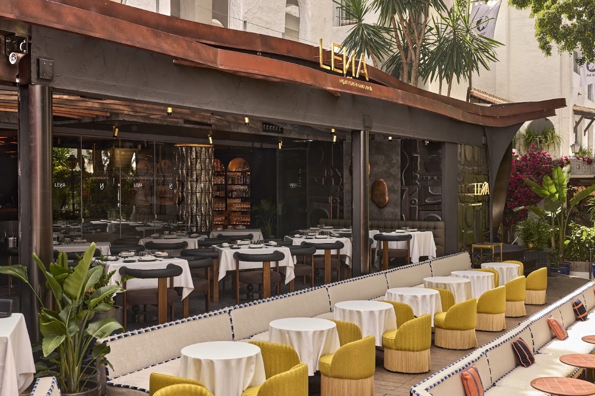 Leña Marbella: the room