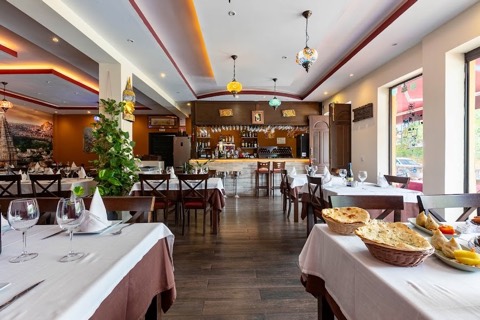 Mumbai City Indian Restaurant, Nueva Andalucía