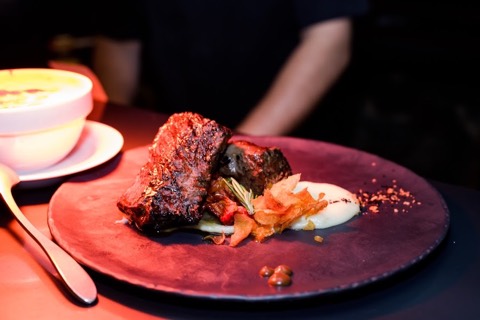 Origen Asador Argentino: the room