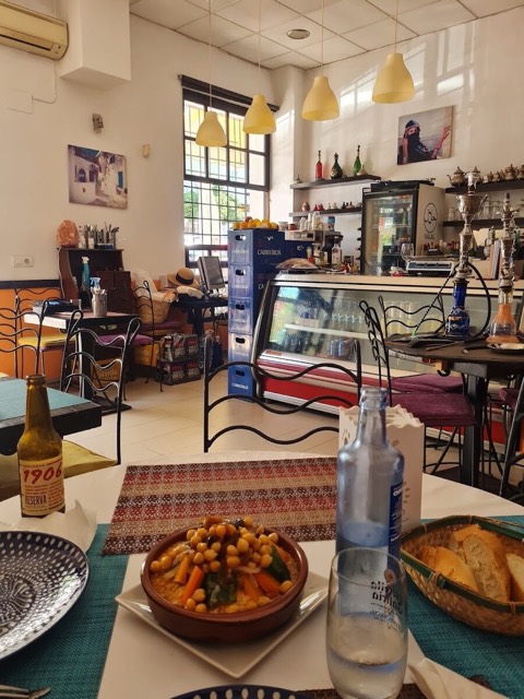 Restaurante Al Minzah Especialidades Marroquies: the room