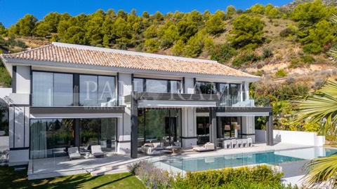 Villa asking €13,950,000 in Cascada de Camojan, Marbella