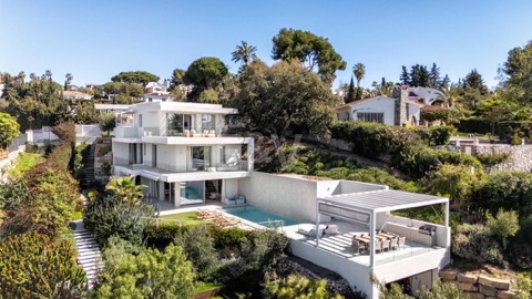 Villa asking €4,200,000 in Elviria, Marbella