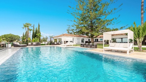 Villa asking €4,200,000 in Elviria, Marbella