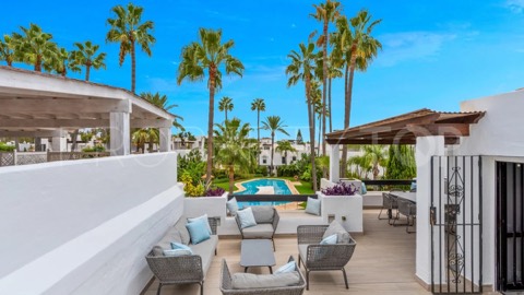 Townhouse asking €1,095,000 in Guadalvillas, Marbella