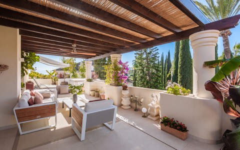 Duplex penthouse asking €3,950,000 in Las Alamandas, Marbella