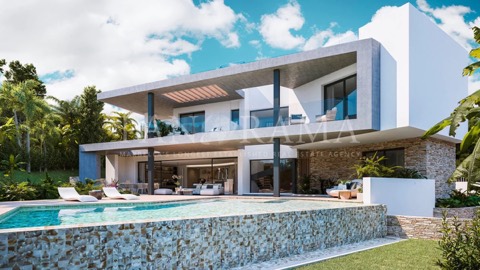 Villa asking €6,440,000 in Las Lomas del Marbella Club, Marbella