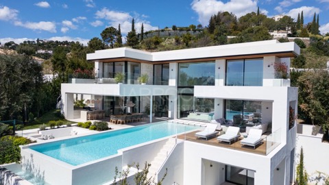 Villa asking €6,995,000 in Lomas De La Quinta, Marbella