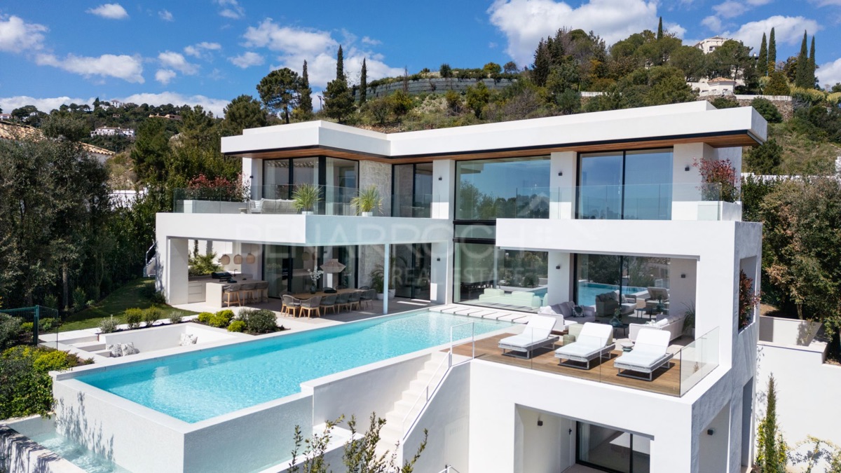 Villa asking €6,995,000 in Lomas De La Quinta, Marbella