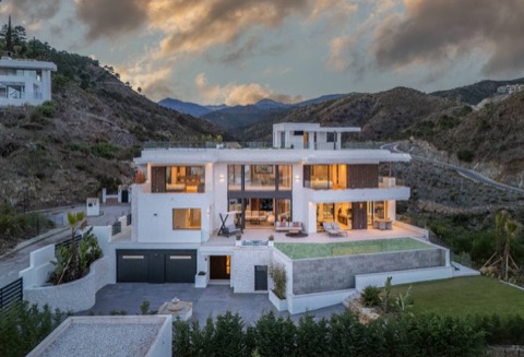 Villa asking €5,950,000 in Lomas de La Quinta, Marbella
