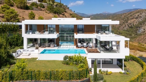 Villa asking €7,450,000 in Lomas de La Quinta, Marbella