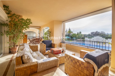Apartment asking €1,750,000 in Lomas de Sierra Blanca, Marbella
