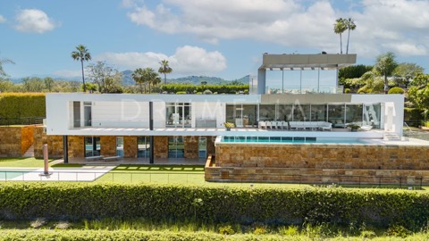 Villa asking €5,000,000 in Los Arqueros, Marbella