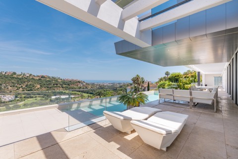 Villa asking €5,000,000 in Los Arqueros, Marbella