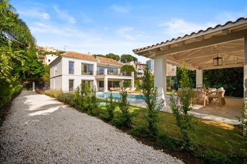 Villa asking €3,895,000 in Los Arqueros, Marbella