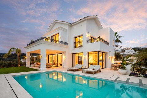 Villa asking €5,495,000 in Los Arqueros, Marbella