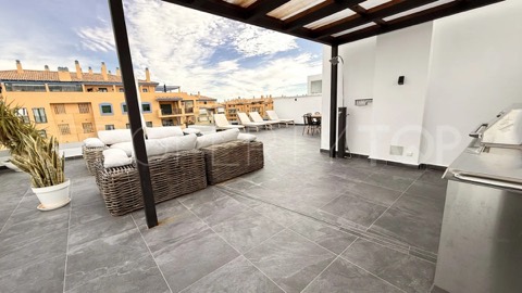 Apartment asking €900,000 in Los Arqueros Beach, Marbella