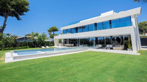 Villa asking €8,750,000 in Los Monteros, Marbella