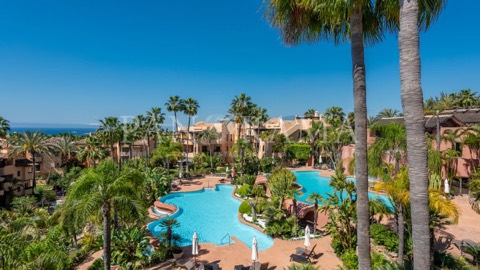 Ground floor apartment asking €995,000 in Mansion Club, Marbella