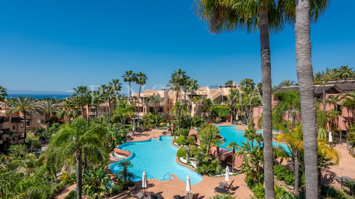 Ground floor apartment asking €995,000 in Mansion Club, Marbella