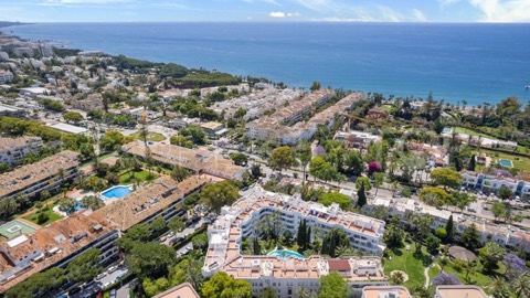 Duplex penthouse asking €1,500,000 in Marbella Real, Marbella