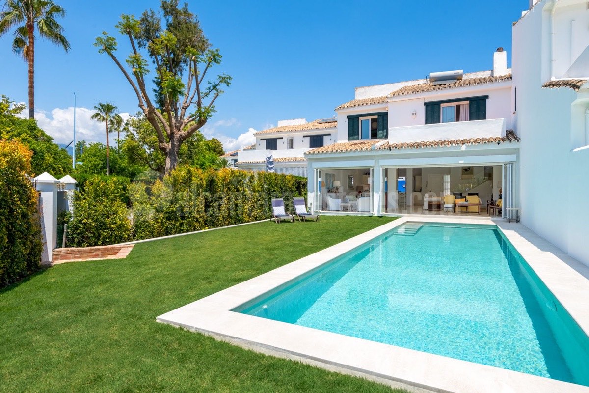 Semi-detached house asking €1,550,000 in Marqués del Duero, Marbella