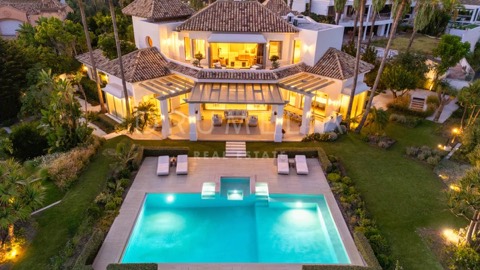 Villa asking €10,800,000 in Monte Halcones, Marbella