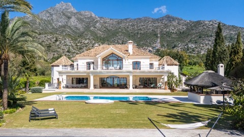 Villa asking €7,950,000 in Los Picos de Nagüeles, Marbella