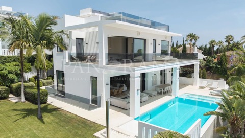 Villa asking €5,650,000 in Nagüeles, Marbella
