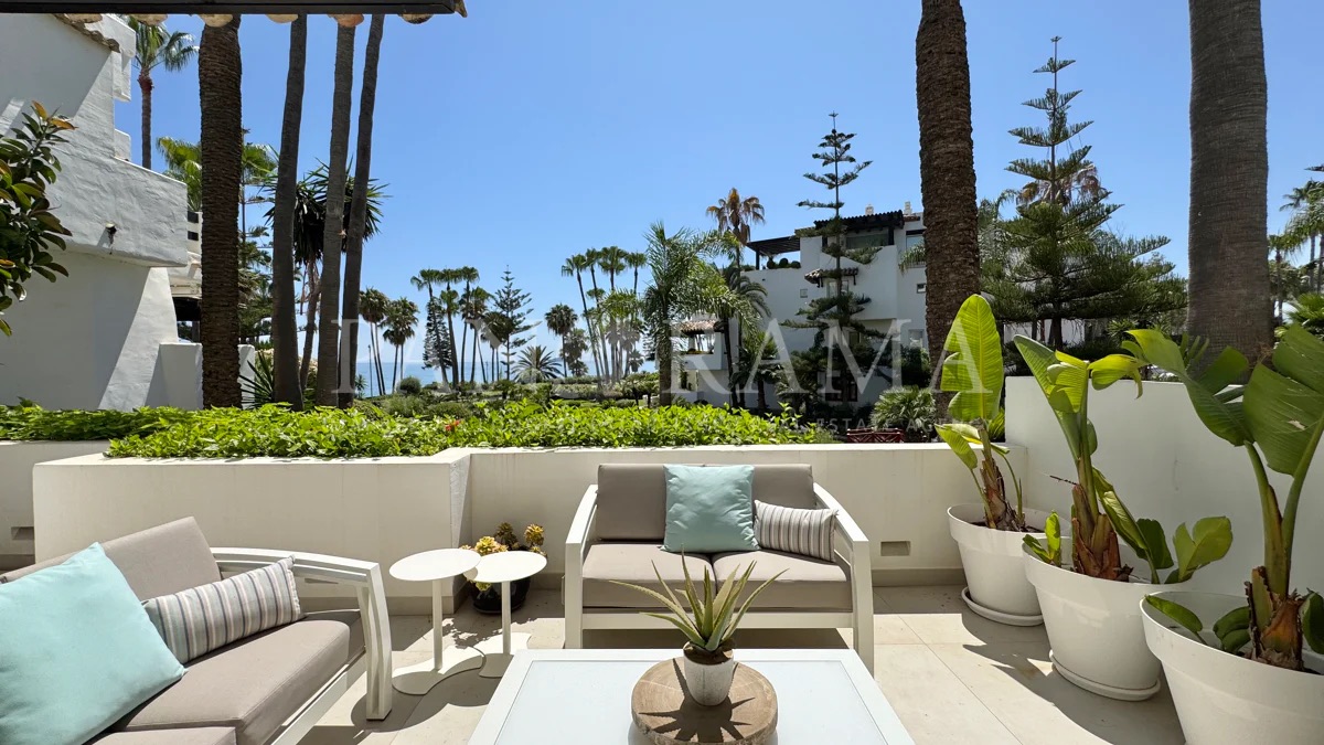 Apartment asking €4,950,000 in Marina Puente Romano, Marbella