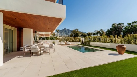 Apartment asking €4,450,000 in Benalús, Marbella