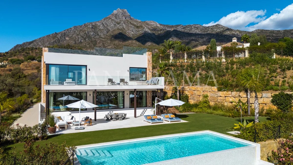 Villa asking €14,995,000 in Marbella Hill Club, Marbella