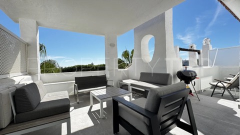 Duplex penthouse asking €1,400,000 in Villa Marina, Marbella